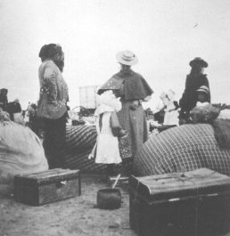 WmnOfld.jpg (12339 bytes)